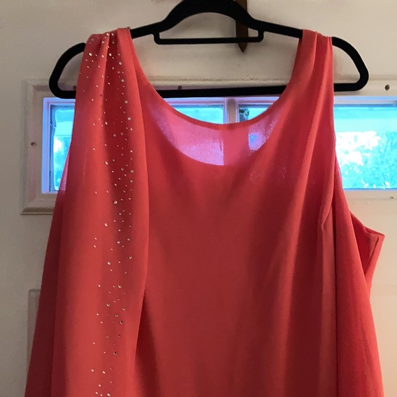 T Carolyn peach formal dress. - Picture 3 of 5